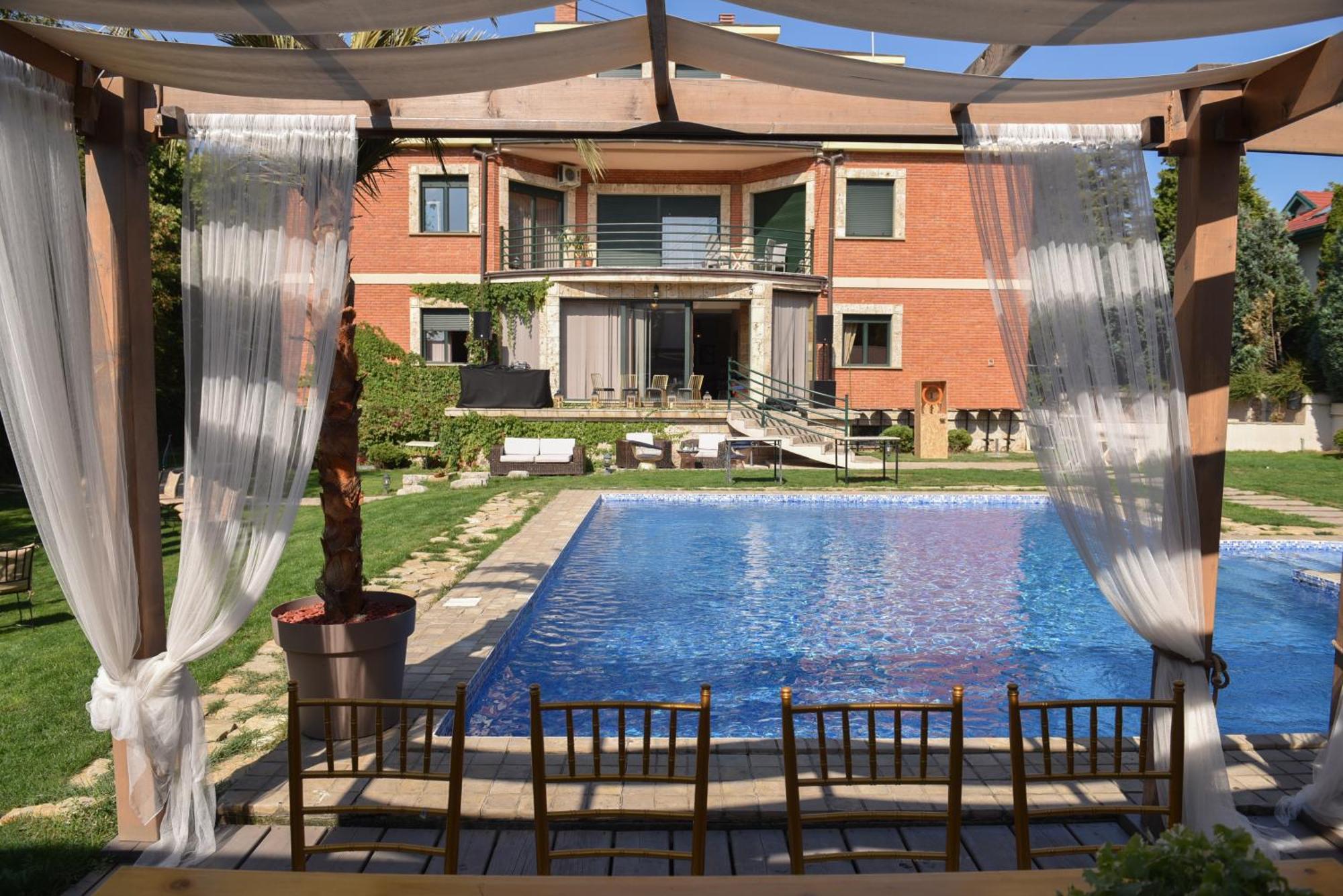 The Belgrade Hills Rooms And Suites ภายนอก รูปภาพ